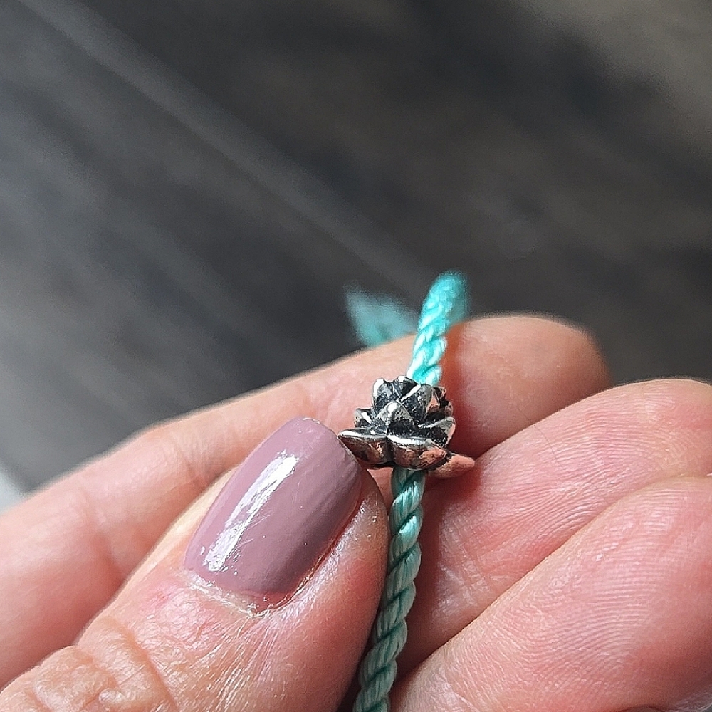 Silver Lotus Trollbead - Picture 2 of 6
